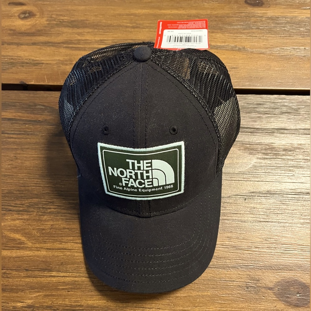 The Northface Trucker Hat